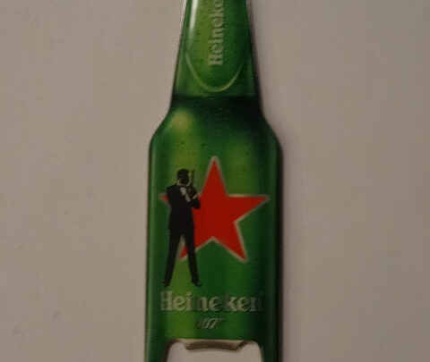 007 Item: 007 Heineken bottle opener / magnet