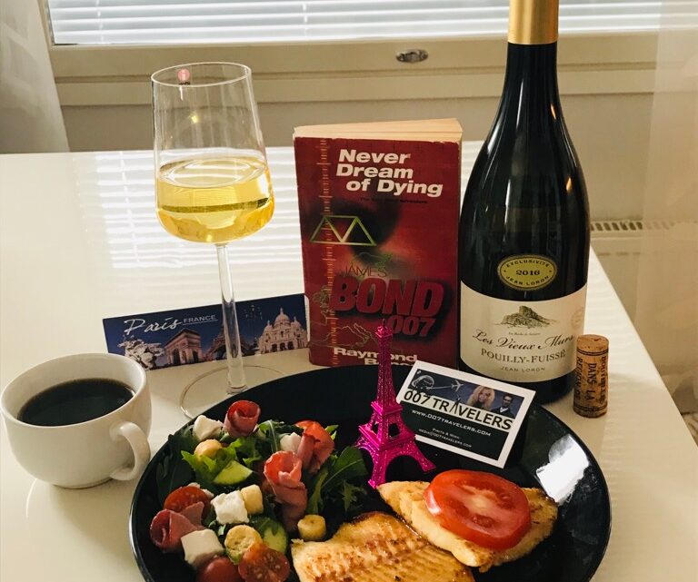 007 Food: Mixed green salad and quenelles de brochet fraîches à la crème d’étrilles