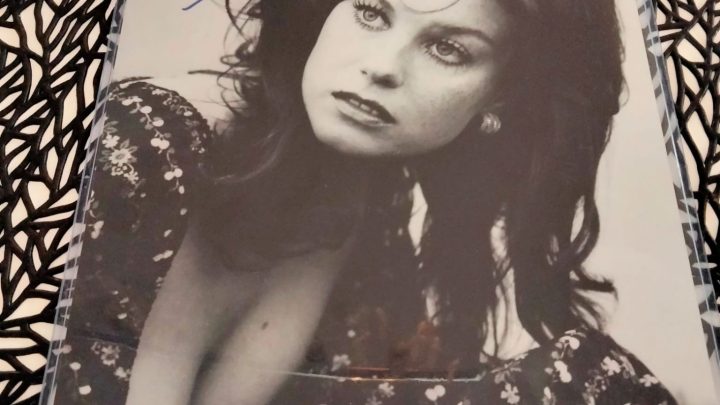 007 Item: Photo of Lana Wood aka Plenty O’Toole in “Diamonds Are Forever” with autograph